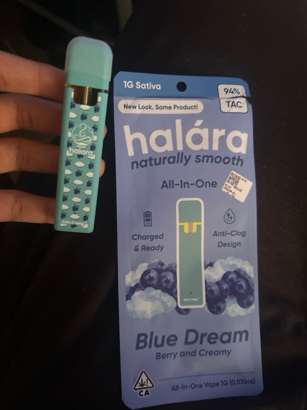 Halára customer photo — blue dream